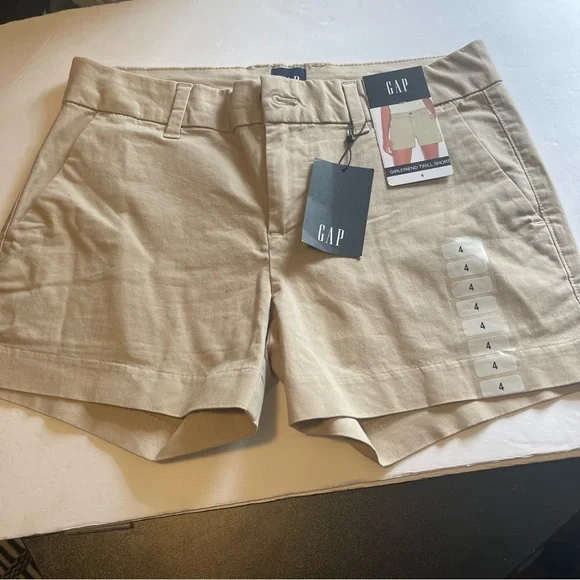 GAP Women's Tan Shorts. Size 4 - Picture 2 of 7